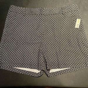 New Directions Black/White Diamond Print Lightweight Shorts Sz 14